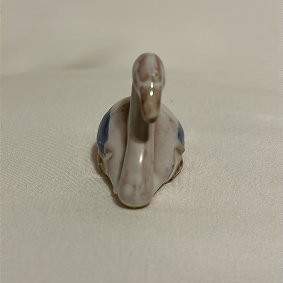 VINTAGE Hand Painted Ceramic Sitting Flamingo Miniature Figurine 1.5” - Picture 3 of 8